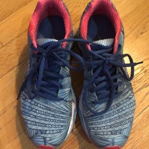 Women’s Running Shoes-Mizuno